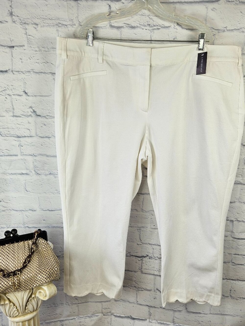 New Lane Bryant Plus Size 24 White Allie Slim Crop Pants Scalloped Hem Stretch